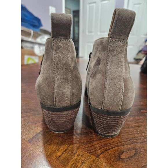 Vionic Cecily Stone Grey Weatherproof Suede Zip Block Heel Ankle Bootie US 7 - Picture 3 of 9